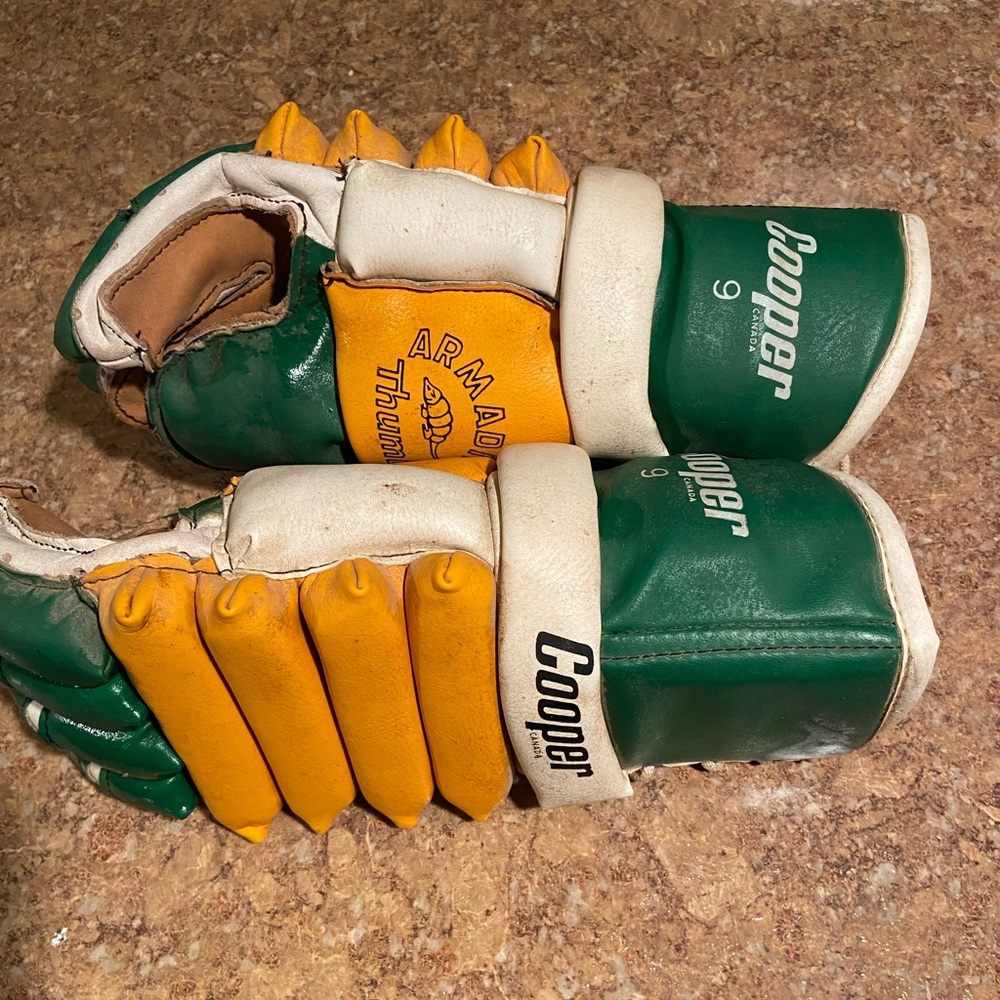 Vintage Cooper Hockey Gloves
